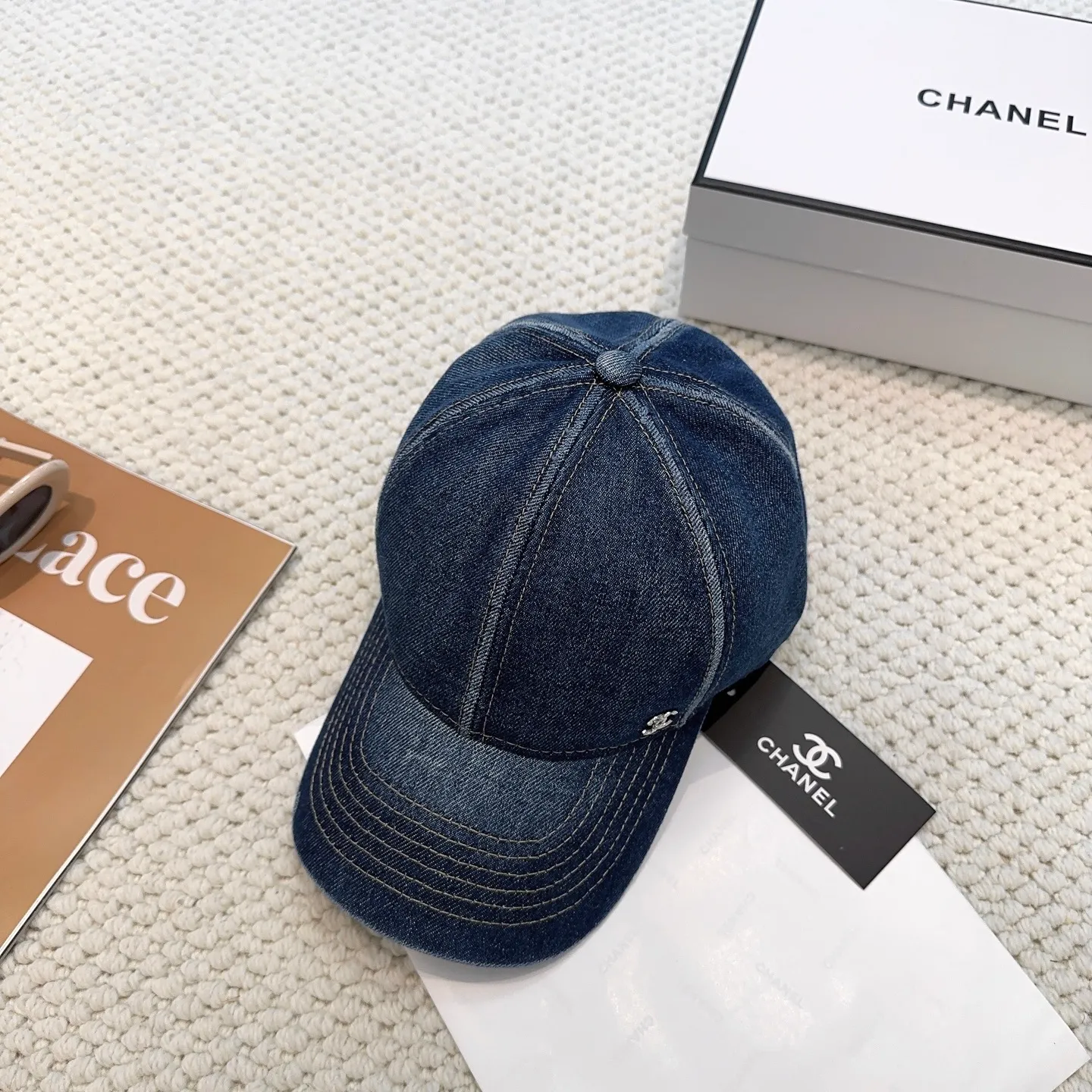P66 CHANEL Chanel new style 🆕denim blue retro style baseball cap 🧢🔸 Take it out for holiday travel and look beautiful❕ Second-hand style. This kind of hat is not easy to match 😬 Ready in stock