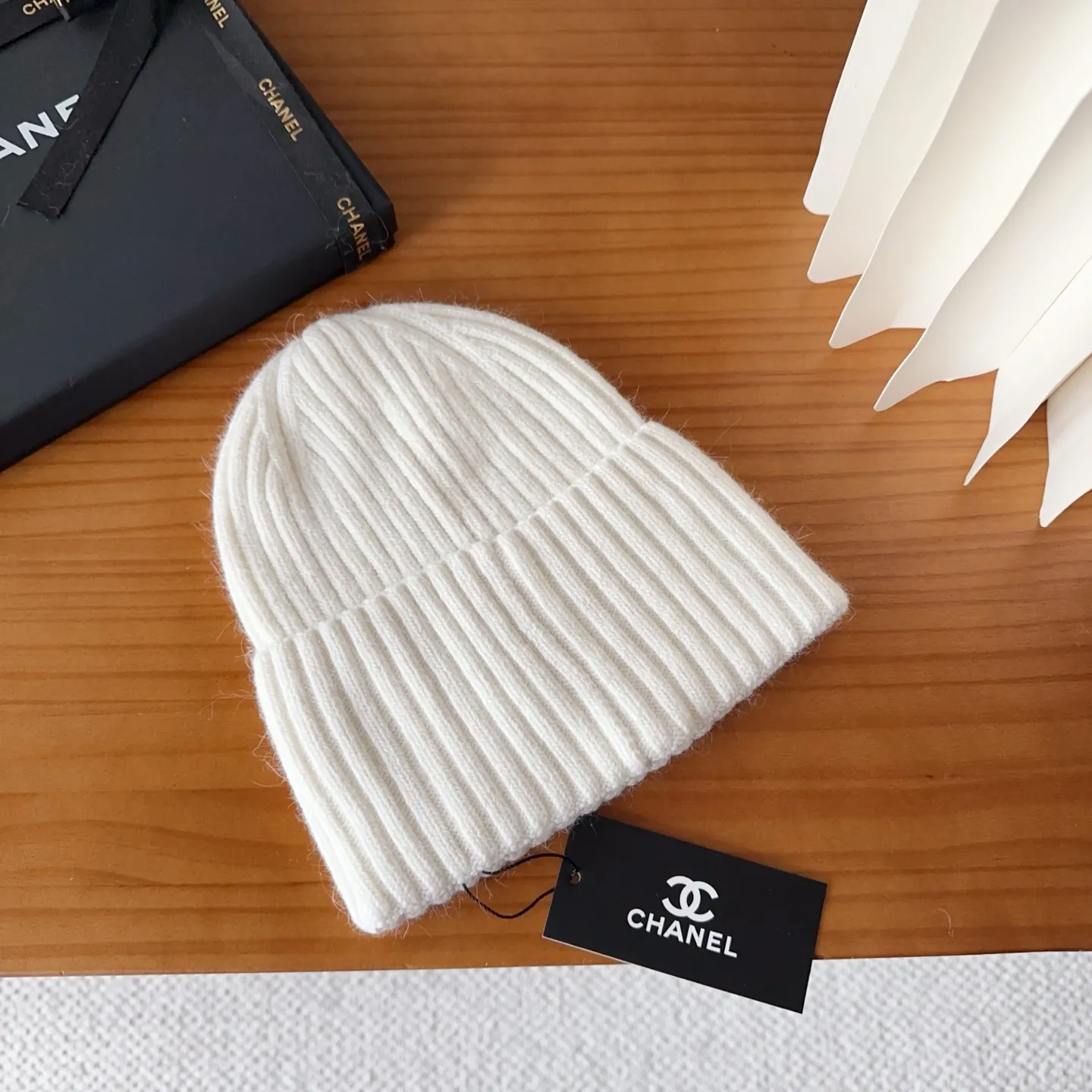 💰90 Chanel official website releases CHANEL small and popular knitted hat! Xiaohongshu’s new product is released, it’s so 🉑️, high-elastic fabric, classic colors, same style for men and women.