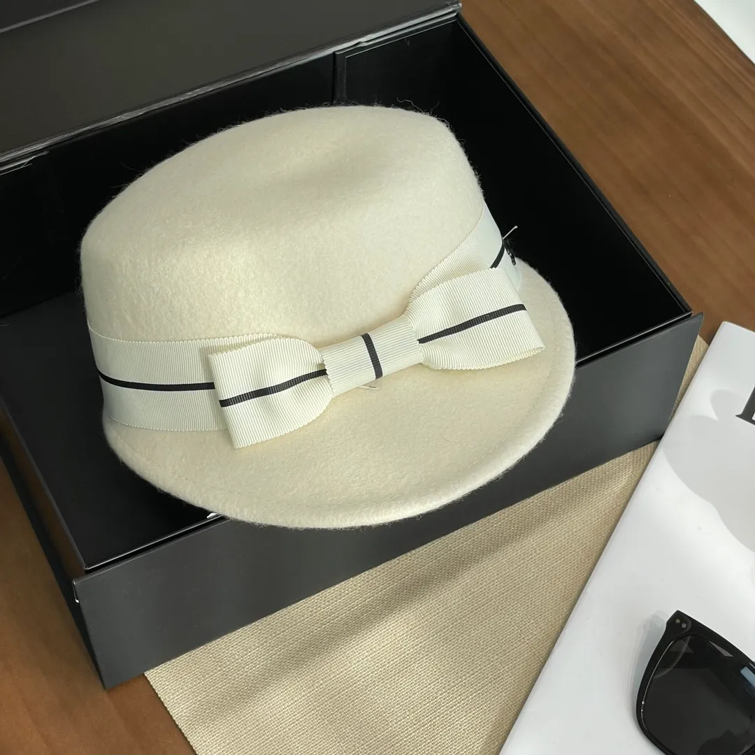 CHANEL Chanel 24 autumn and winter new style webbing brim wool navy hat hat small top hat knight hat 🎩High-end products with high style! 100% Australian wool, very good texture, high-end bow 🎀 decorative ribbon! Big-name socialite style! Collectible beauty!