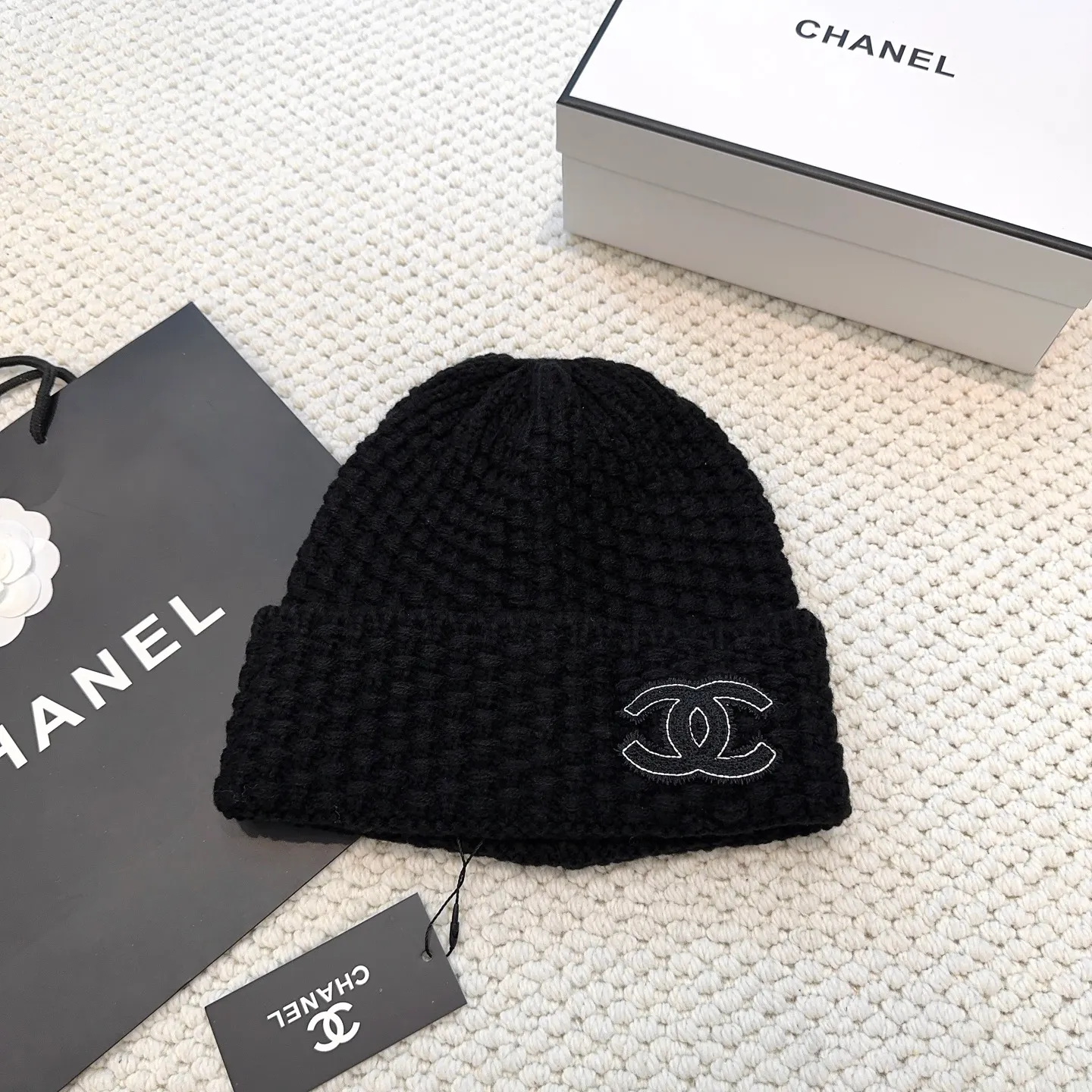 P70 Chanel official website quality Chanel autumn and winter woolen hat recommended by Internet celebrity fashion bloggers, Xiaohongshu's popular style, super soft and comfortable knitted hat with excellent elasticity!