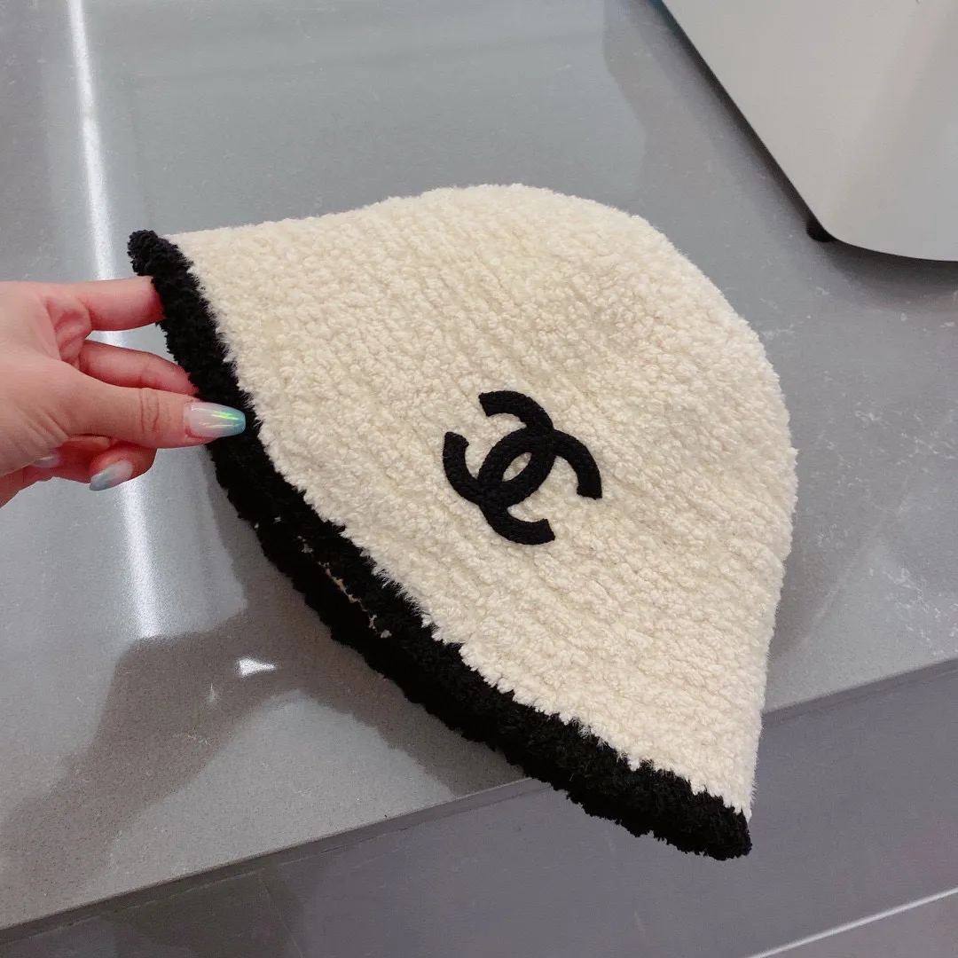 p40 Chanel Chanel 2022 new autumn and winter fisherman hat, black and white