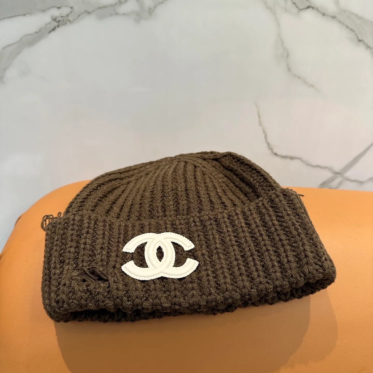 P60 comes with dust bag 🌺 [CHANEL] New knitted hat, Xiaohongshu, the main recommendation of major Internet celebrities! Thicker and warmer, fashionable and popular🌸First-class texture, the best brand for keeping warm in autumn and winter, order now, limited quantity available