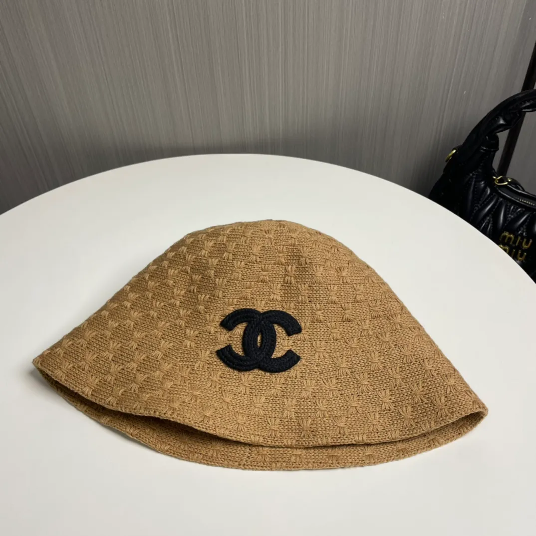 P50 with dust bag [Chanel Chanel] 2024 autumn and winter new style small fragrance bucket hat bucket hat ~ simple and elegant, popular online style