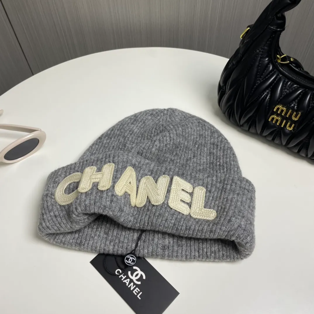 P66 comes with dust bag 🌺 [CHANEL] New wool knitted hat, Xiaohongshu, recommended by major Internet celebrities! Thicker and warmer, fashionable and popular🌸First-class texture, the best brand for keeping warm in autumn and winter, order now, limited quantity available