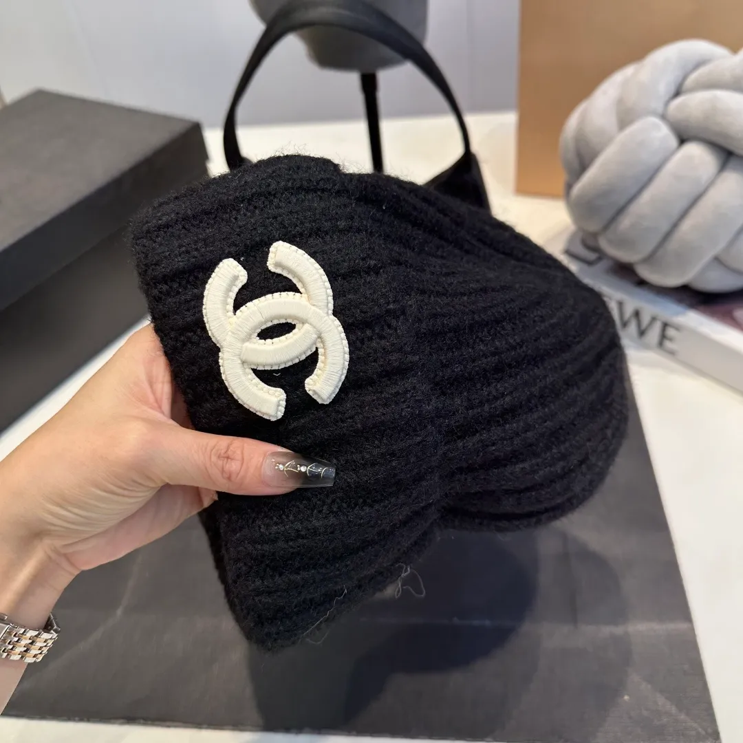 P50 Chanel knitted beanie