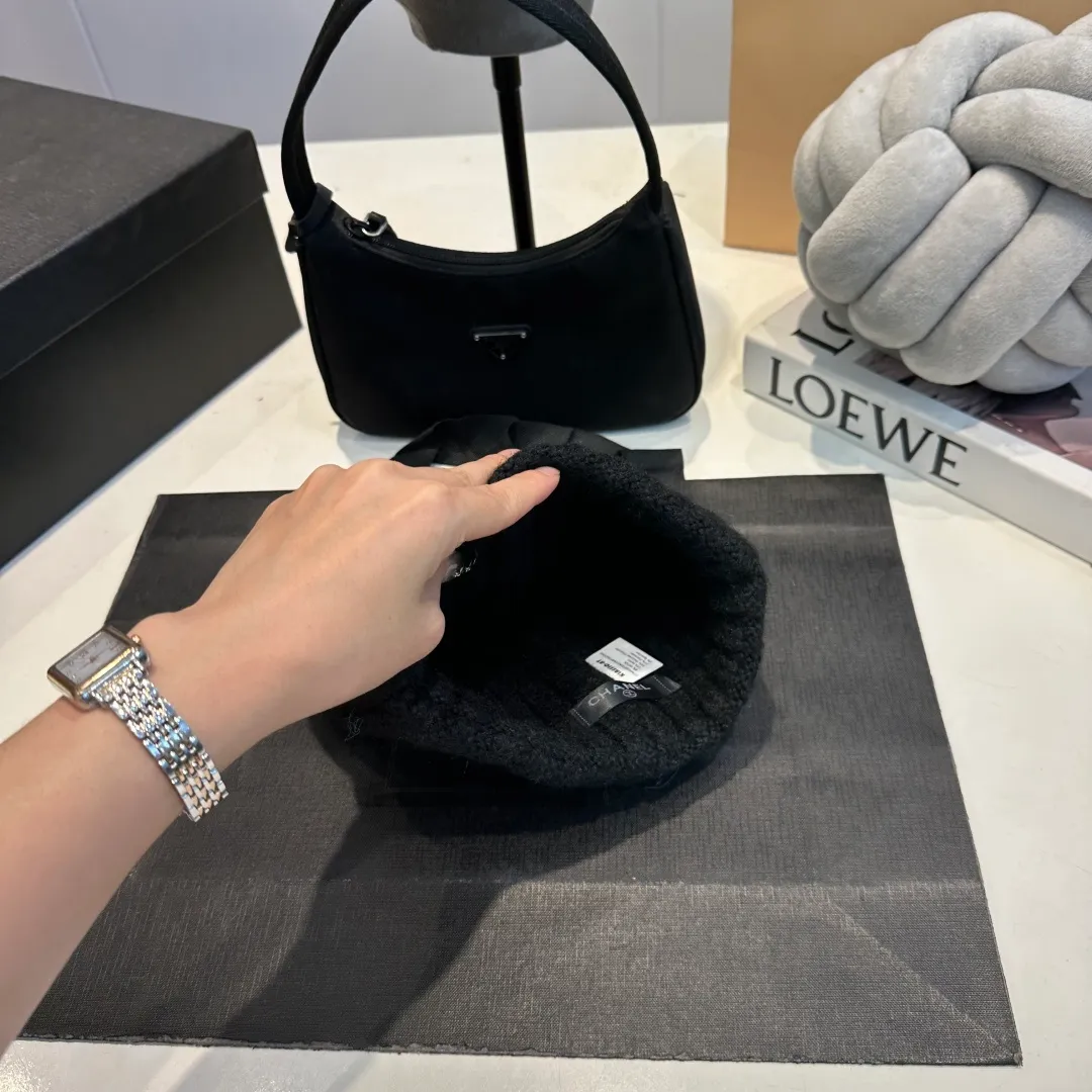P50 Chanel knitted beanie