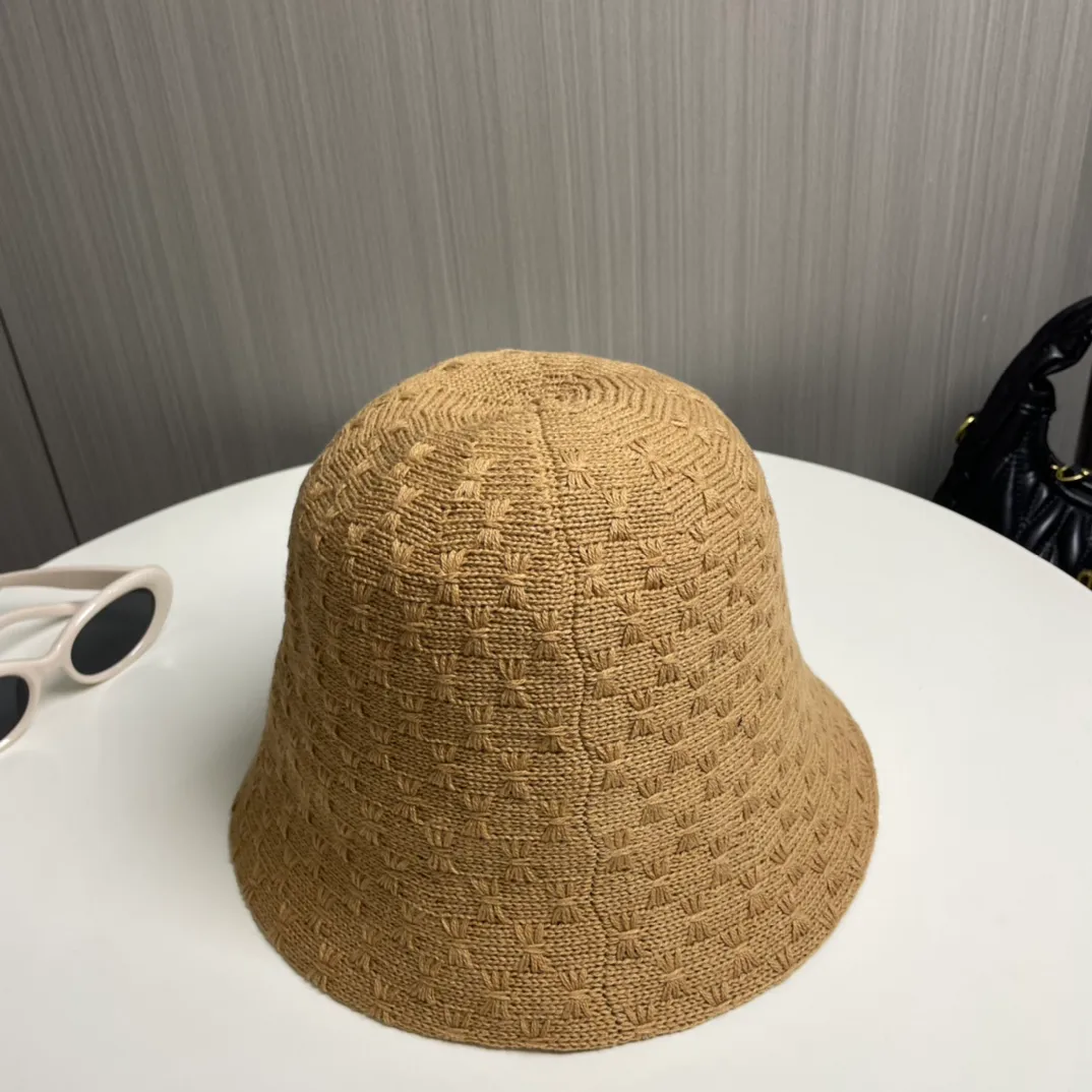 P50 with dust bag [Chanel Chanel] 2024 autumn and winter new style small fragrance bucket hat bucket hat ~ simple and elegant, popular online style