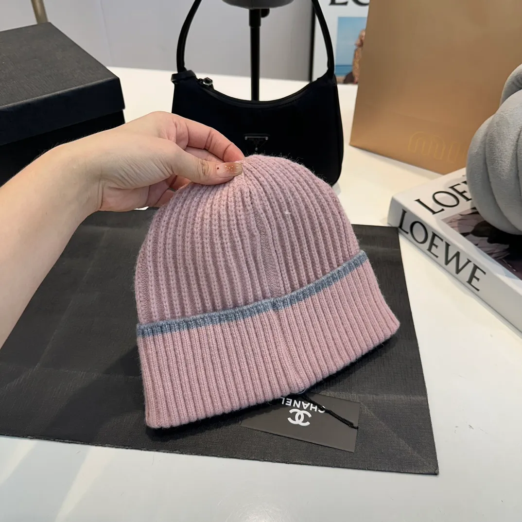 Batch 350 Chanel official website quality Chanel autumn and winter wool hat recommended by internet celebrity fashion bloggers, a knitted hat with a super soft and comfortable feel and excellent elasticity!
