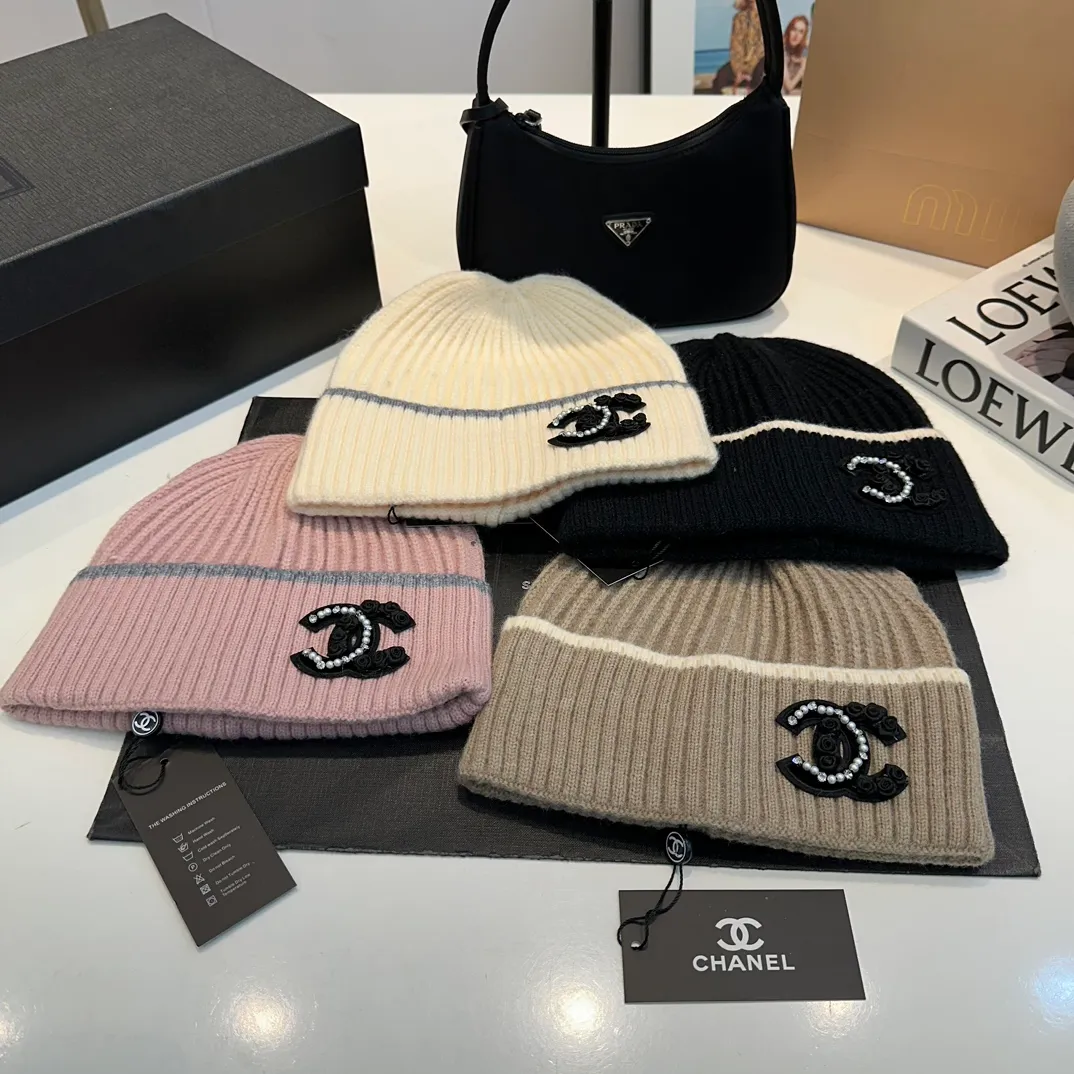Batch 350 Chanel official website quality Chanel autumn and winter wool hat recommended by internet celebrity fashion bloggers, a knitted hat with a super soft and comfortable feel and excellent elasticity!