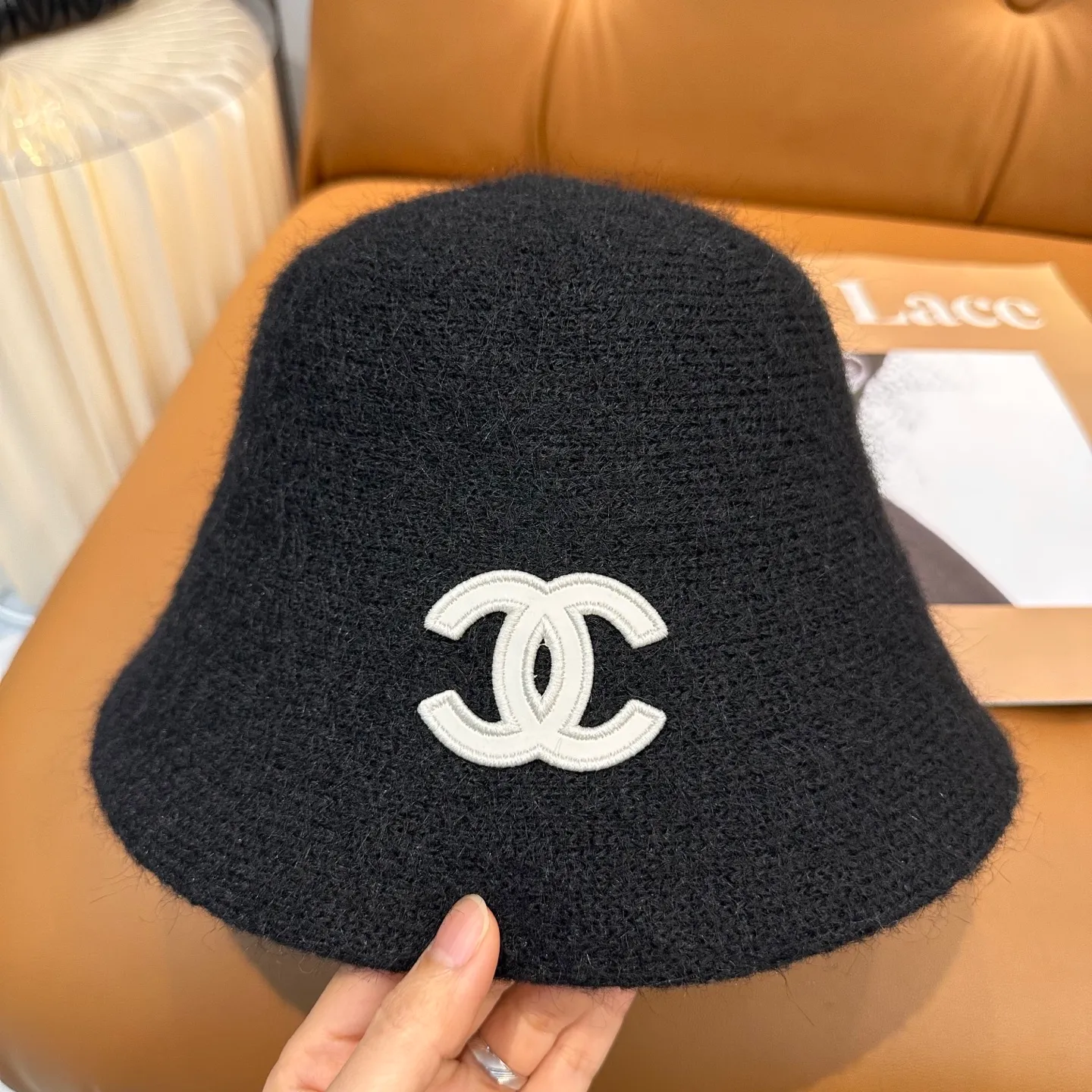 P60 💛With dust bag [CHA Chanel] 2025 autumn and winter new style wool cashmere bucket hat, 🔆Quality goddess style ~ a must-have for going out on the street
