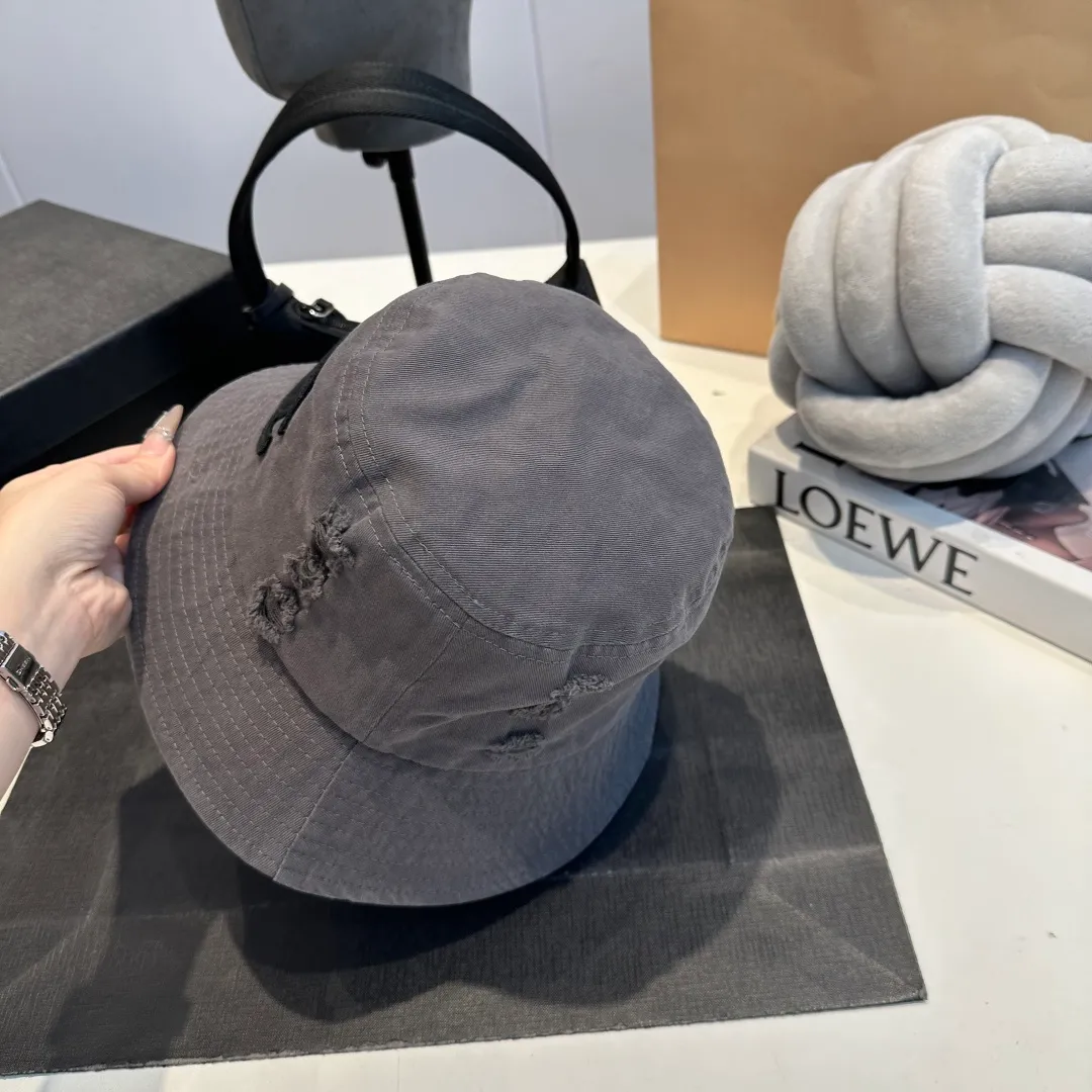 P60 Chanel new bucket hat, Xiaoxiang is classic and simple, fashionable and casual design, suitable for all seasons, a fisherman hat that coexists with laziness and sophistication