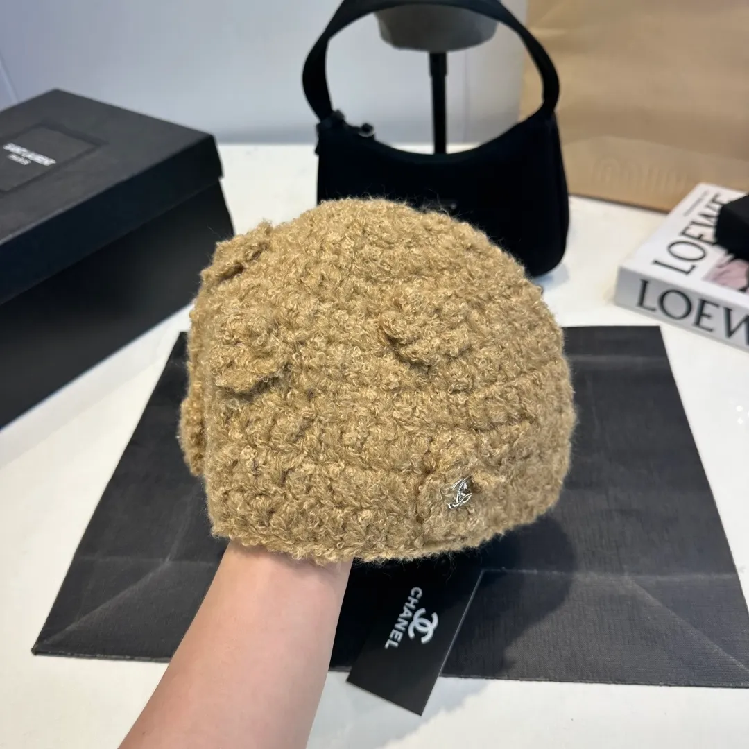 P70 Chanel Chanel 25 autumn and winter style knitted hat wool pile hat fashion trendsetter, star knitted hat same style, hot style