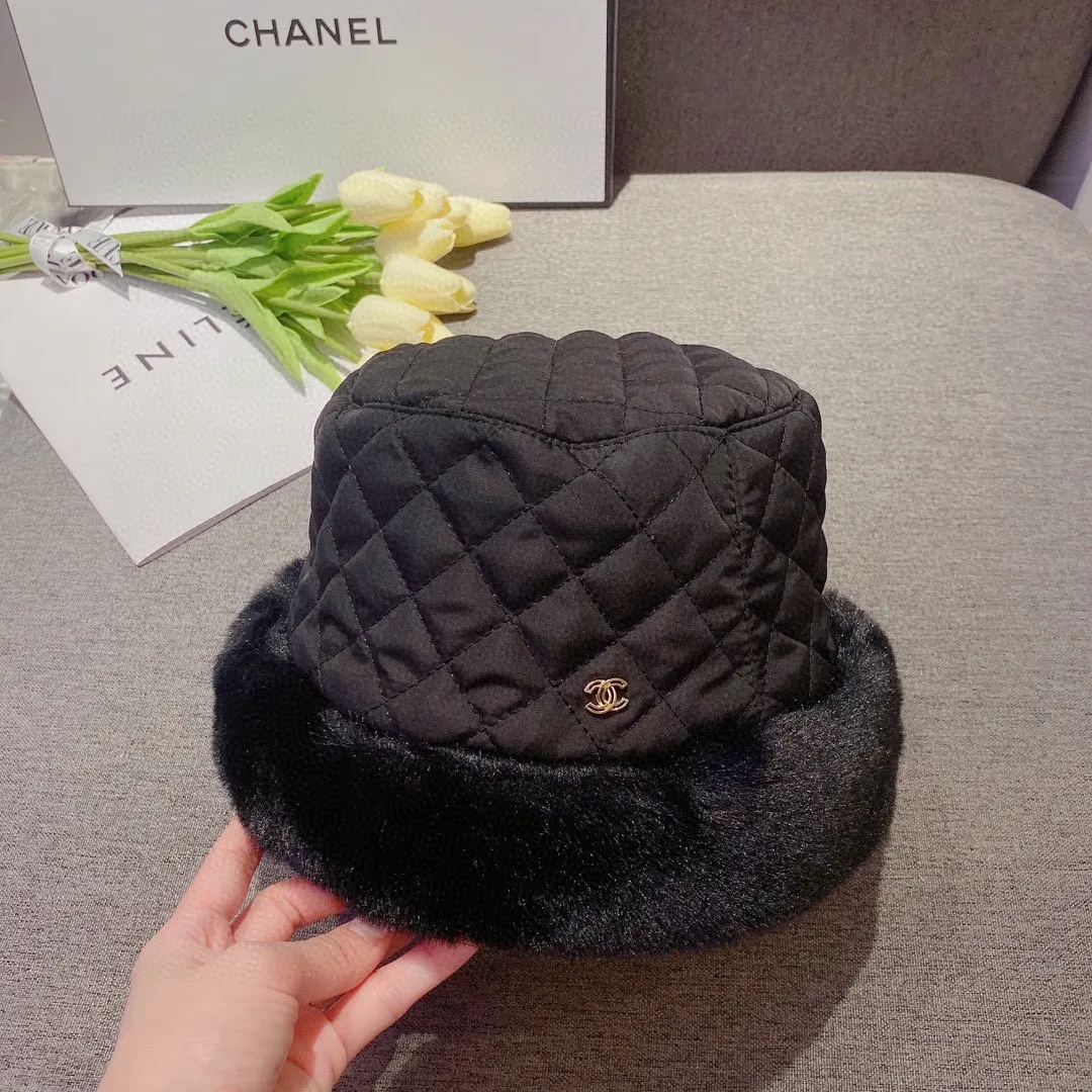 Special batch 60¥ Chanel Chanel 2022 new autumn and winter bucket hat, small fragrance air cotton cold hat, rabbit fur ringer bucket hat, black, white and khaki three colors