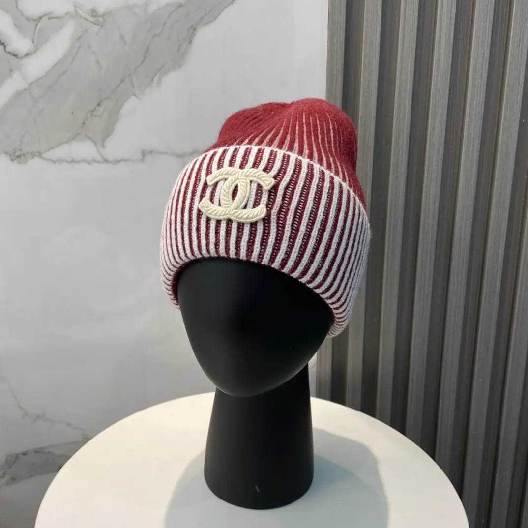 P56 comes with dust bag 🌺 [CHANEL] New knitted hat, Xiaohongshu, the main recommendation of major Internet celebrities! Thicker and warmer, fashionable and popular🌸First-class texture, the best brand for keeping warm in autumn and winter, order now, limited quantity available