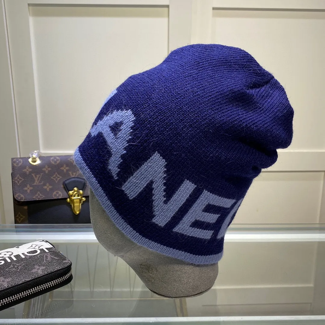P44 comes with dust bag. CHANEL🎩cashmere wool quality knitted hat, fashionable, good quality, high-end, super soft! Super hot💖The texture is great and it’s great to match when out on the street! Fashion trends! A must-have item for autumn and winter, get it now!