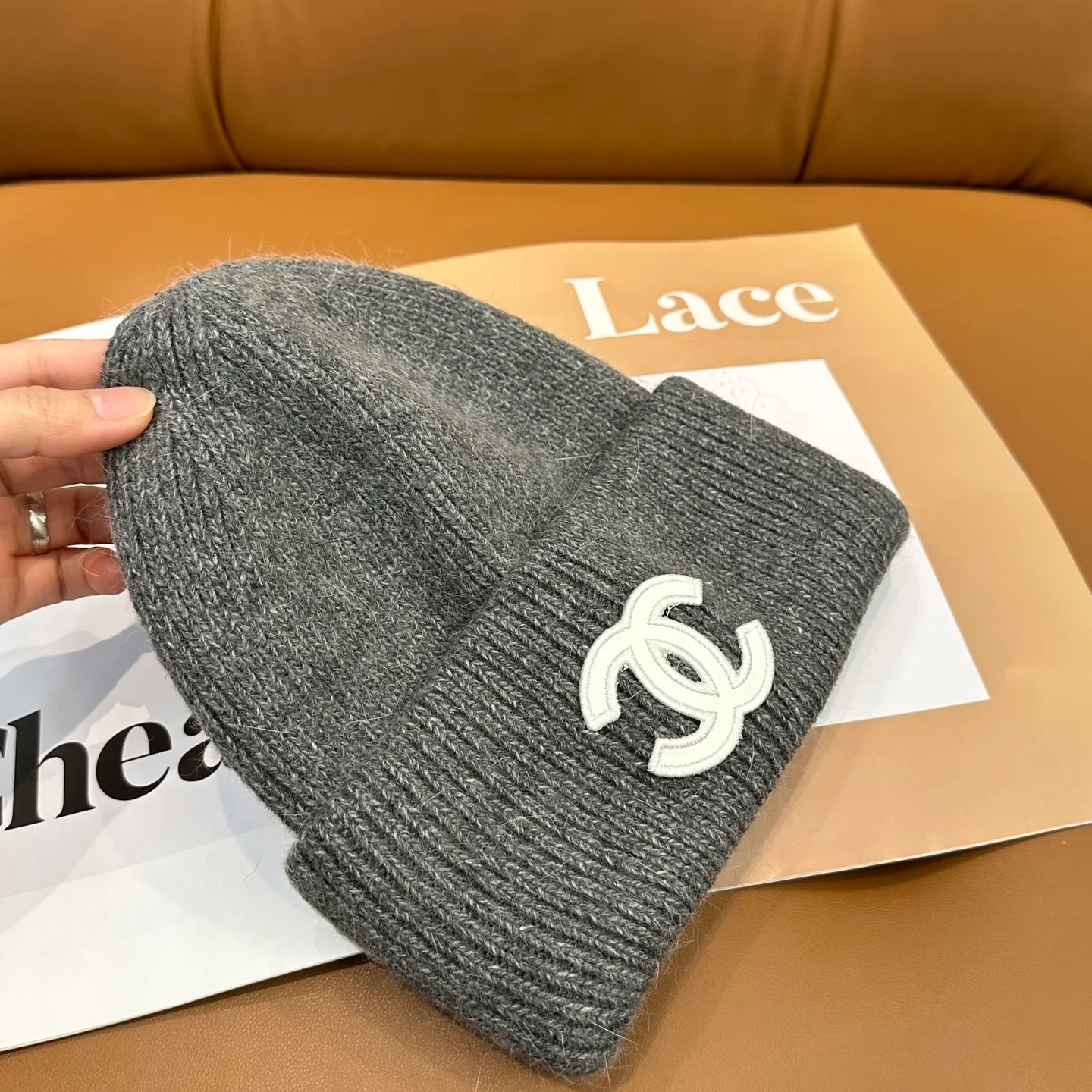 P60 CHANEL small and popular knitted hat! Xiaohongshu’s new product is released, it’s so 🉑️, high-elastic fabric, classic colors, same style for men and women.