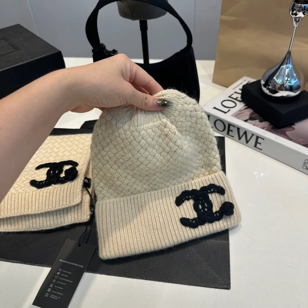 P220 Chanel Chanel knitted cashmere scarf hat set official model