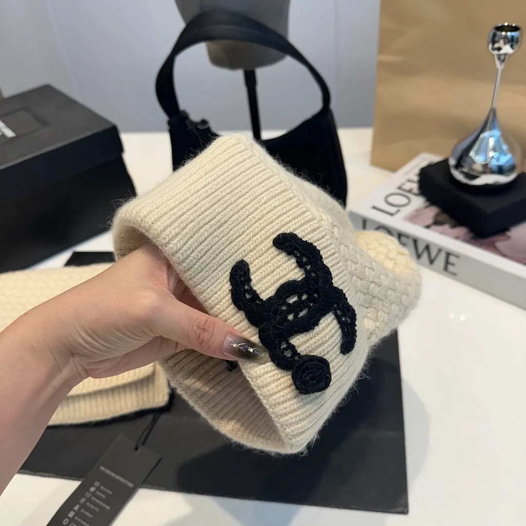 P220 Chanel Chanel knitted cashmere scarf hat set official model