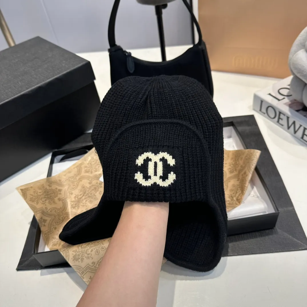 P60 Chane*🆕Chanel 24N new ski series wool hat, the popular Lei Feng hat on the Internet, black and white, versatile and cool, can be worn by men and women as a couple, warm and good-looking, a must-have