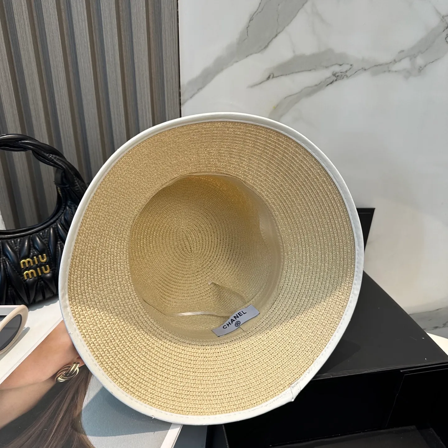 P80 Chanel 2025 new straw hat, advanced customization, lady style, attention to detail, sun protection and UV protection in summer, a must-have for travel, versatile and good-looking