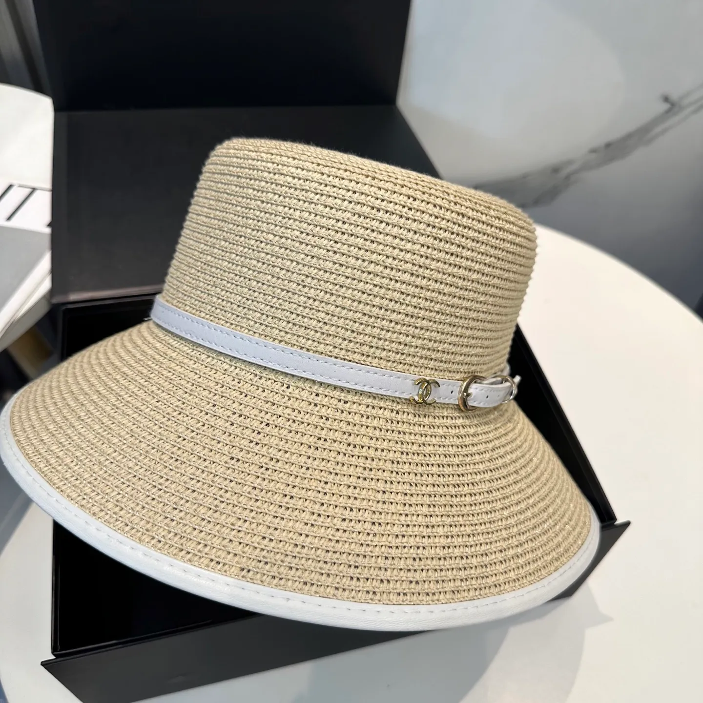 P80 Chanel 2025 new straw hat, advanced customization, lady style, attention to detail, sun protection and UV protection in summer, a must-have for travel, versatile and good-looking