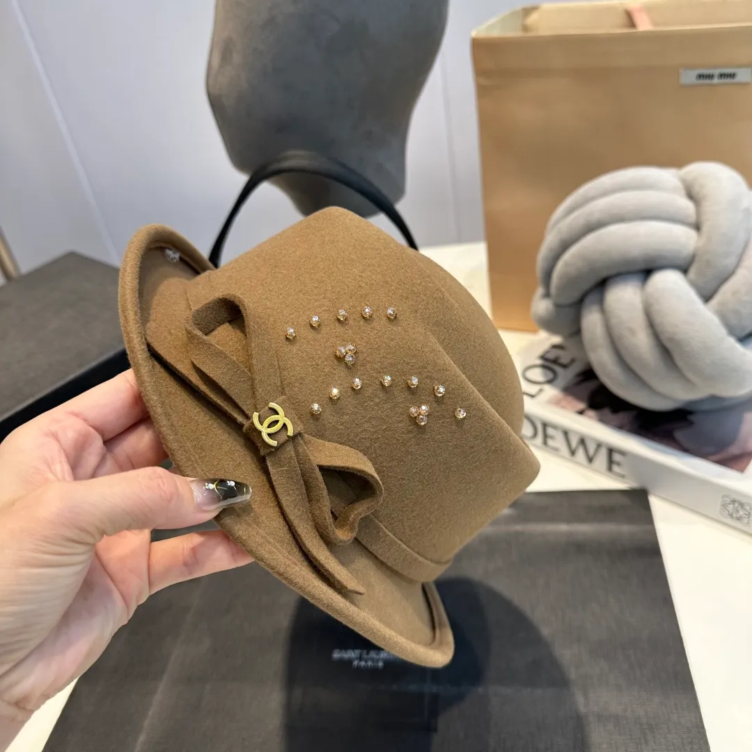 P170 Cha.nel Chanel's new classic lady style flat top hat, head circumference 57cm