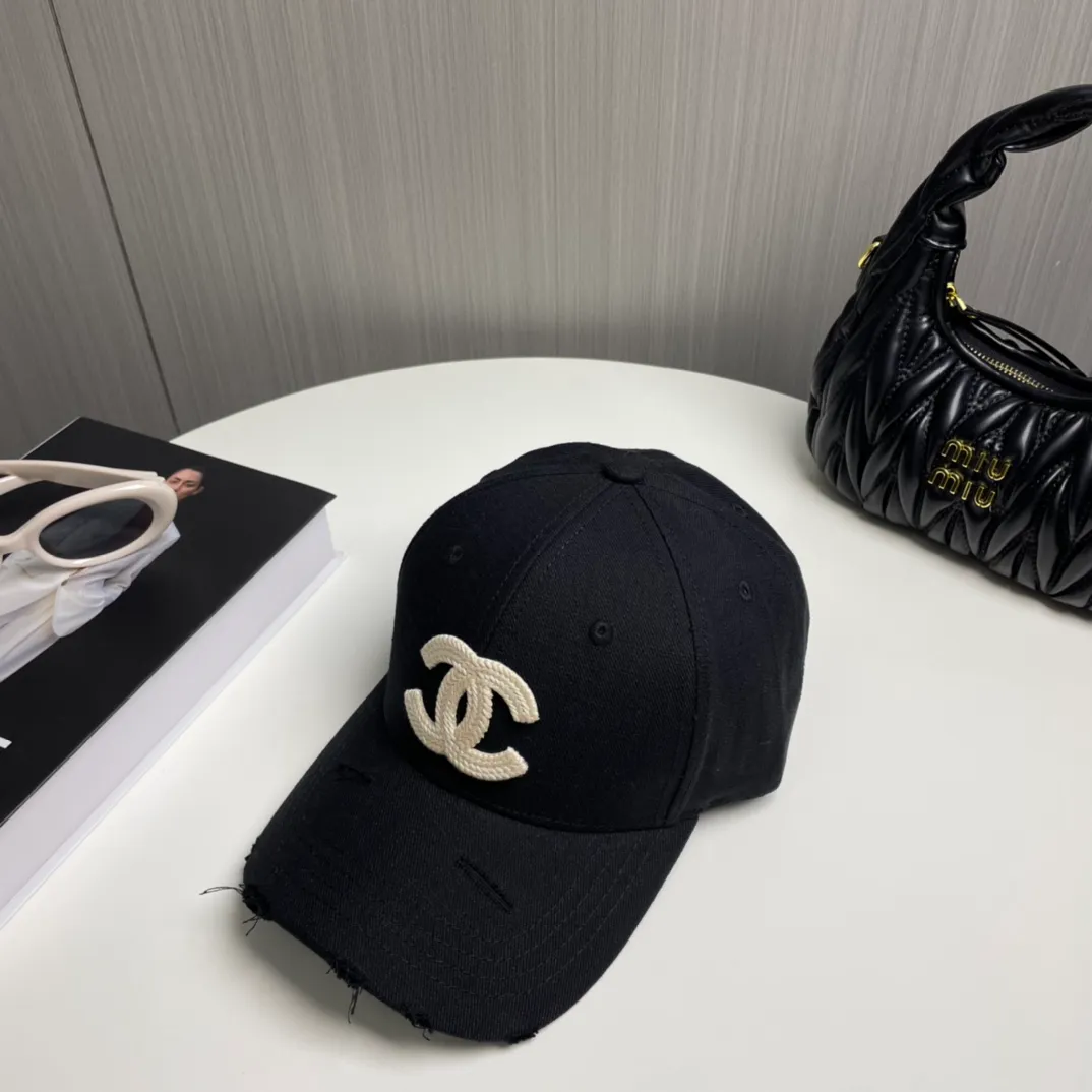 P66 CHANEL new baseball cap, classic and simple logo, fashionable and casual design, popular new product
