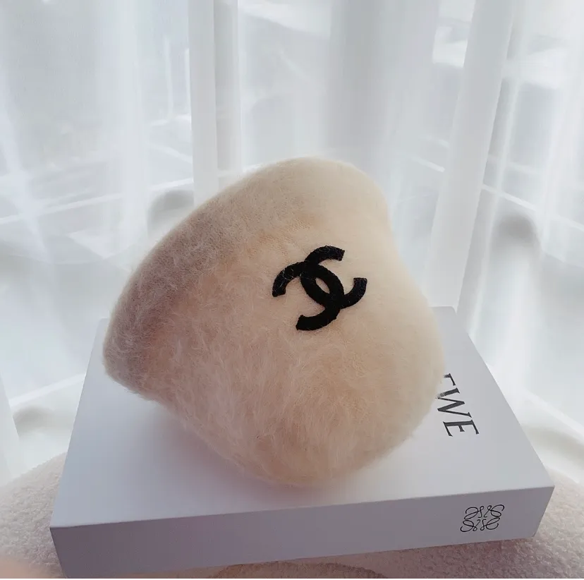 Run time 60¥ Chanel Chanel autumn and winter new rabbit fur bucket hat, can be worn on both sides, hand-held bucket hat, versatile