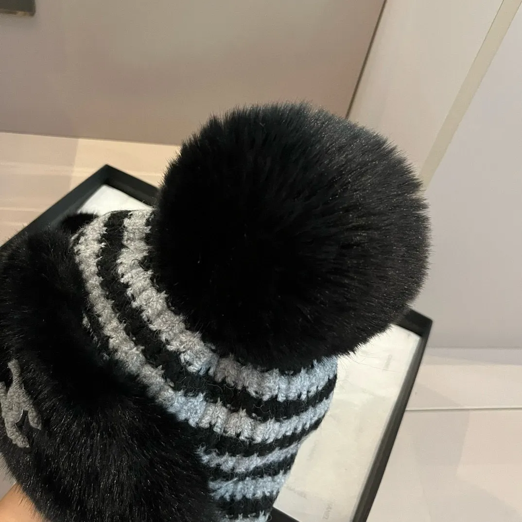 💰120¥ Chanel new ear protection hat, thickened and warm