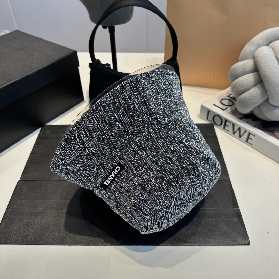 P60 Chanel large brim bucket hat, canvas hat, simple internet celebrity style, head circumference 57cm