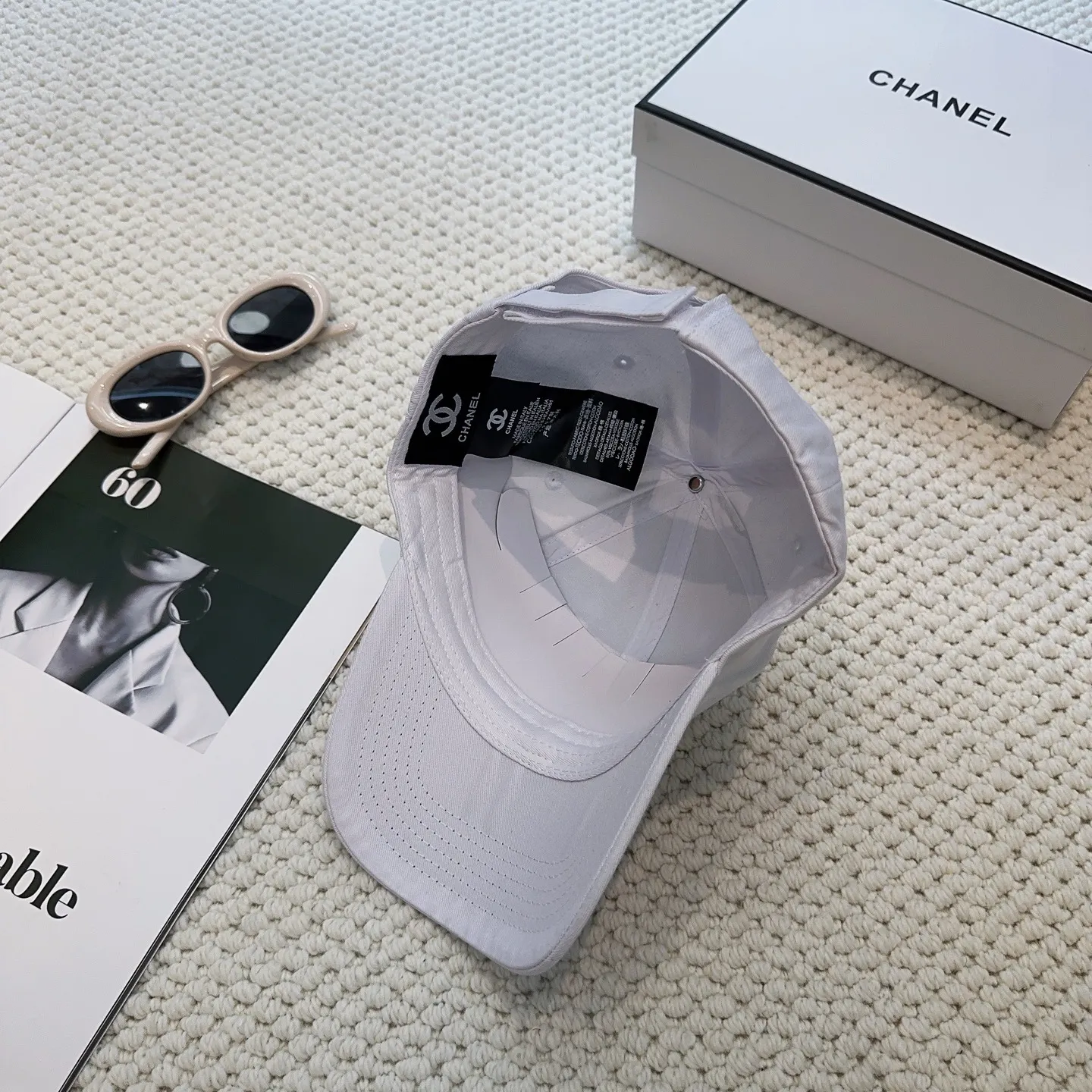 P66 CHANEL Chanel] New simple embroidered logo baseball cap🧢New model shipped, big brand style is super easy to match, hurry up and get it
