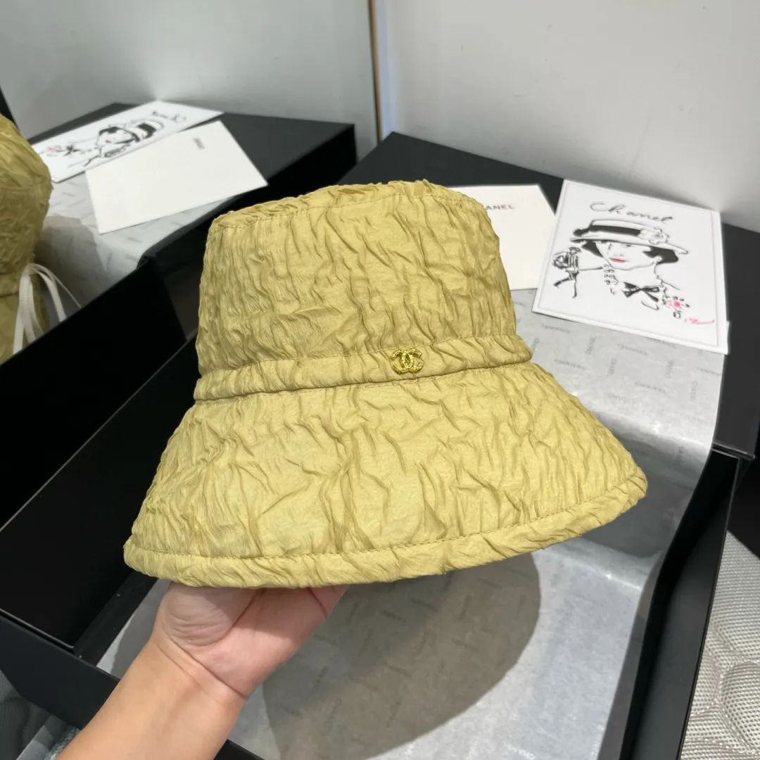💰120¥ Chanel bucket hat, high-end hand-grip bucket hat, head circumference 57cm, lady style