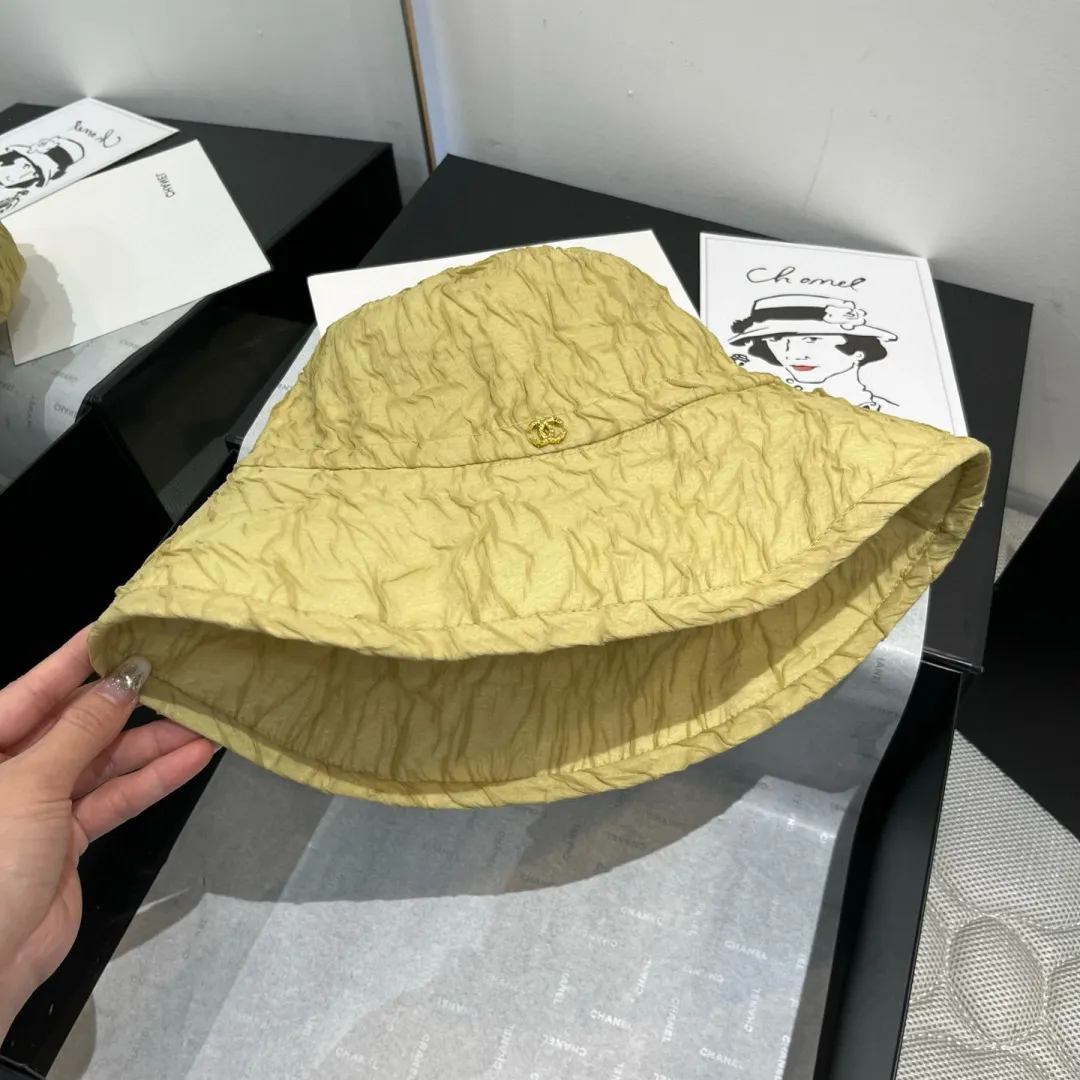💰120¥ Chanel bucket hat, high-end hand-grip bucket hat, head circumference 57cm, lady style