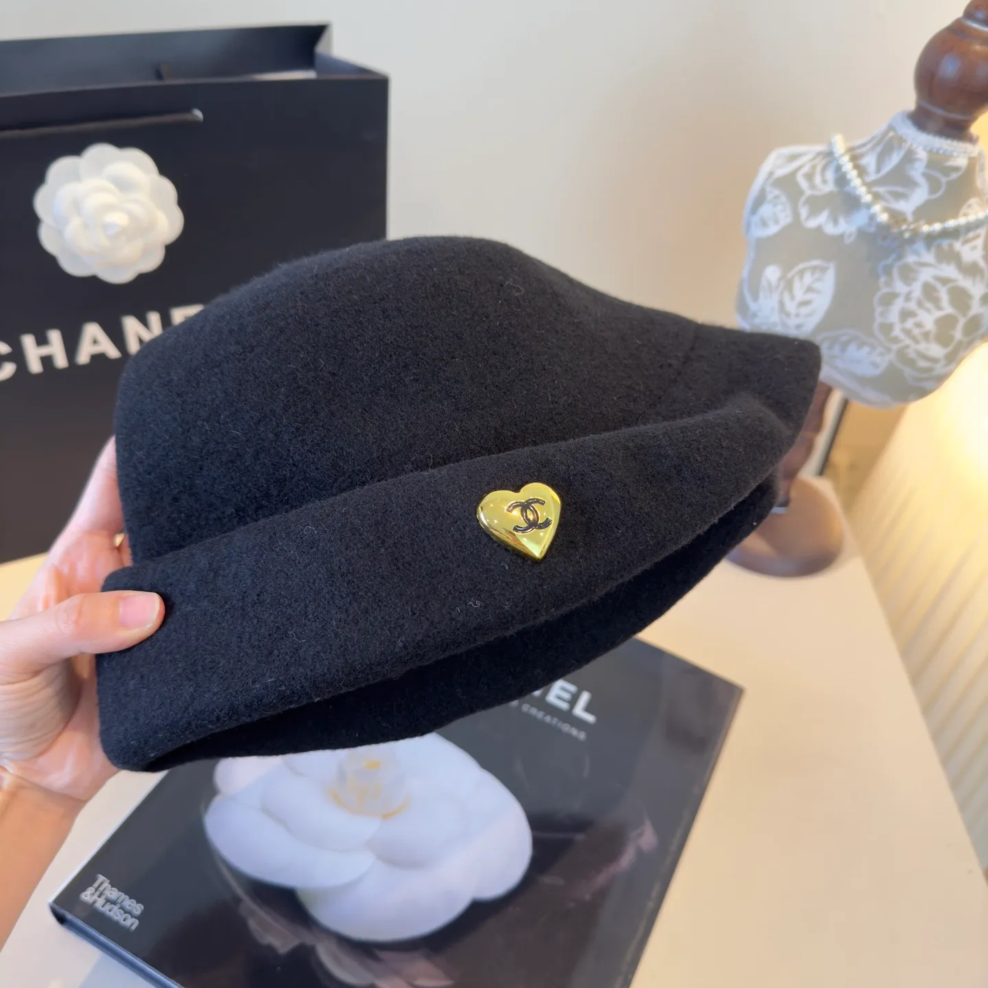 💰140¥ Chanel's new wool curled basin hat, irregular cut design, head circumference 57cm