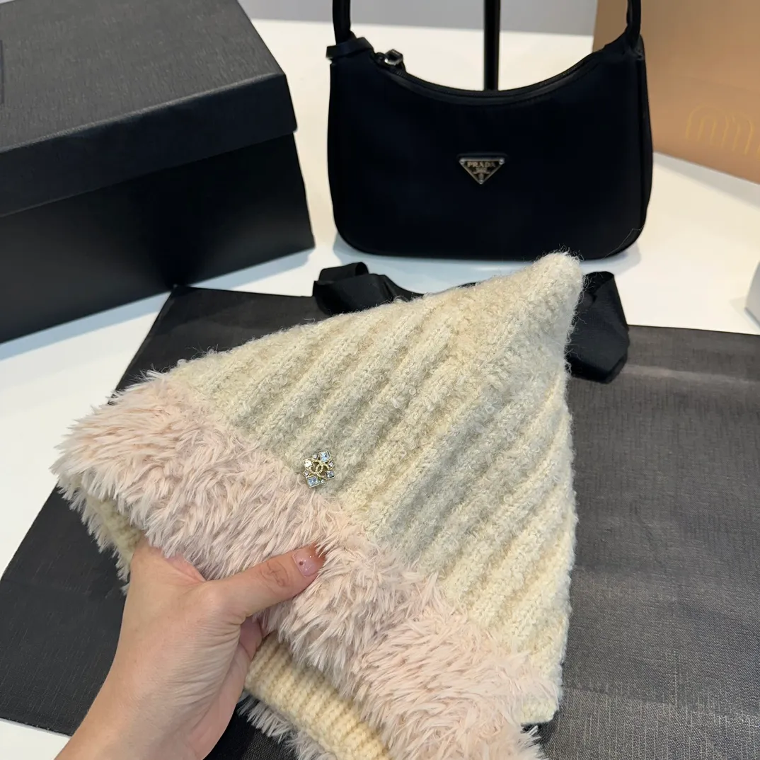 P60 CHANEL Chanel Cat Ears Wool Hat Women's Autumn and Winter Warm Ear Protection Knitted Hat Japanese Cute Pullover Hat 2024 New Cold Hat