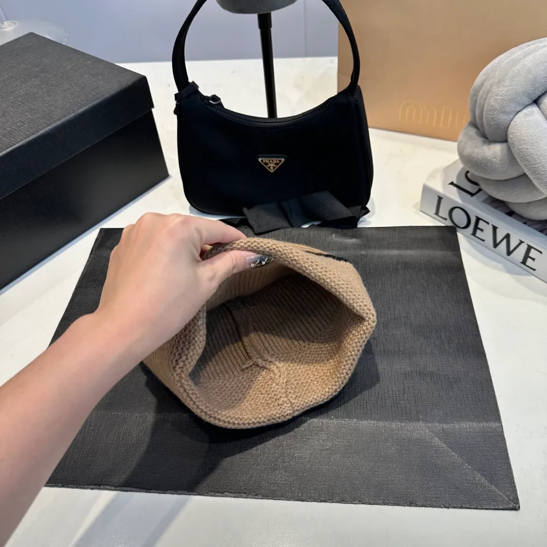 P50 Cha.nel Chanel knitted beanie