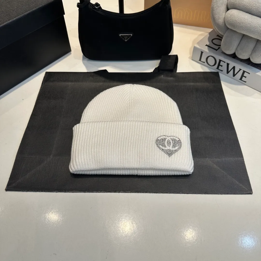 P70 Chanel knitted beanie, new counter model