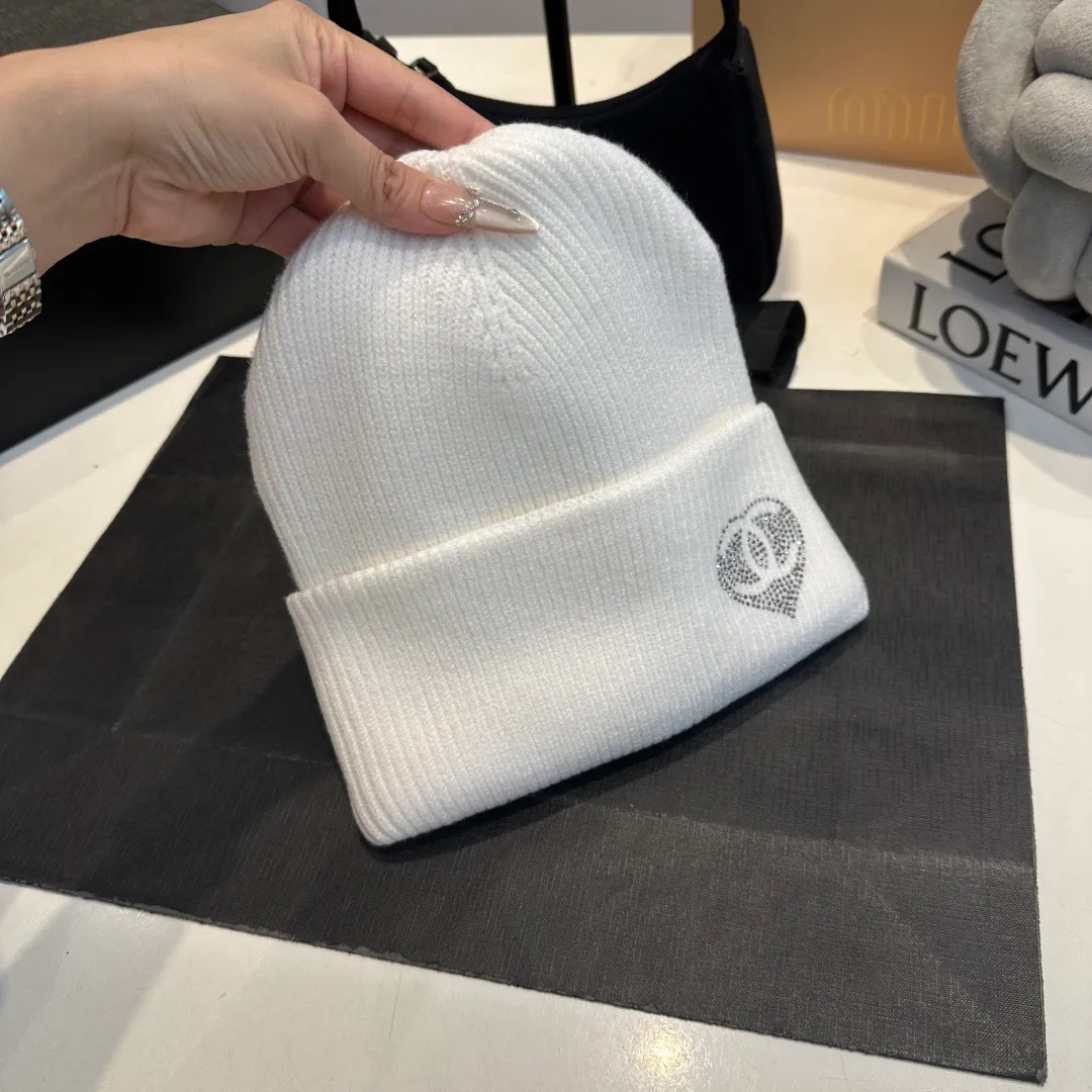 P70 Chanel knitted beanie, new counter model