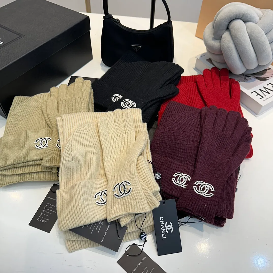 P170 Chanel Beanie Hat Set Hat Scarf Hat + Scarf + Gloves