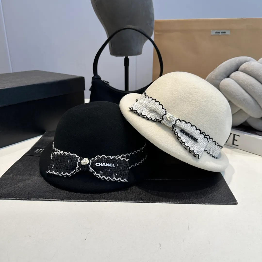P190 Chanel Chanel classic lady style bowler hat, head circumference 57cm