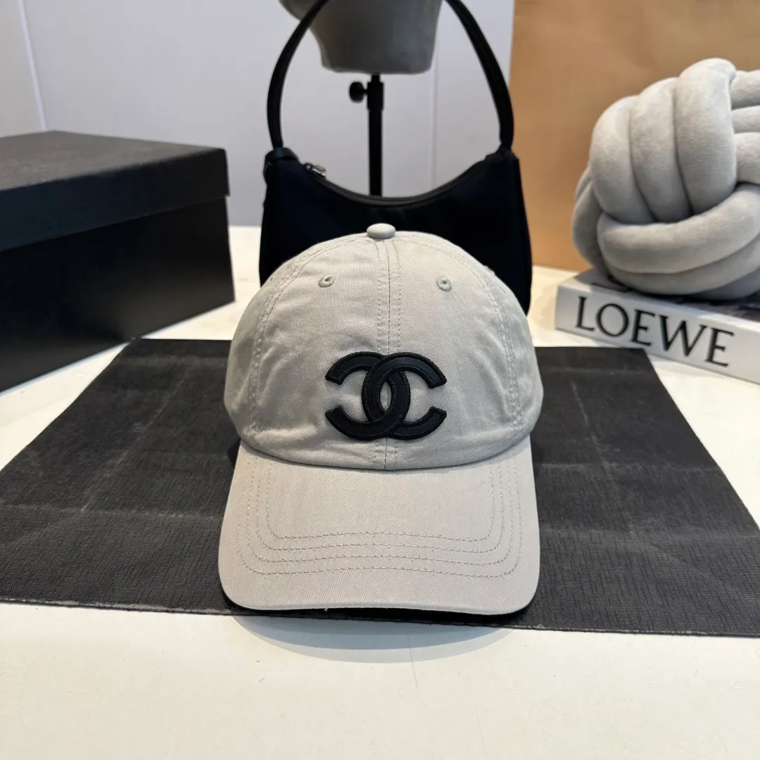 P60 Chanel Chanel 25 spring and summer new hole baseball cap, personalized broken corner brim design is full of sense