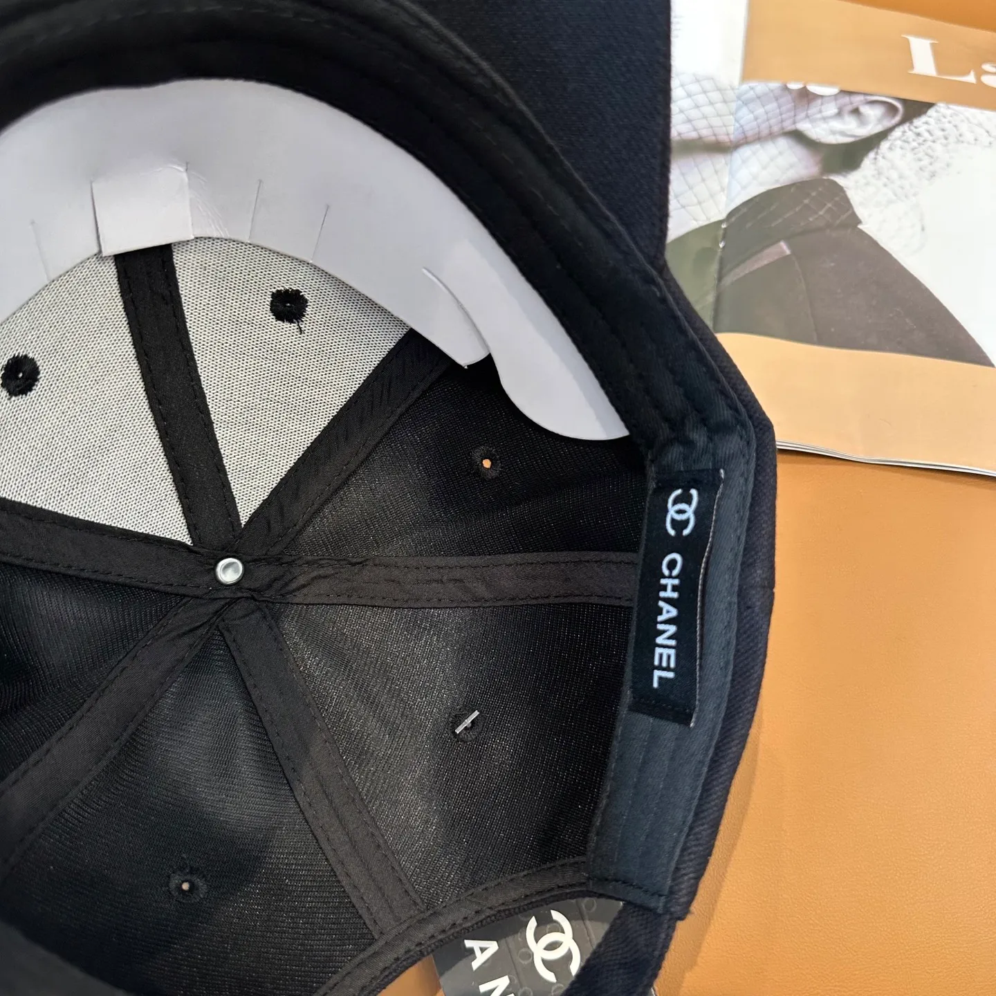 P70 CHANEL [Chanel] New simple embroidered logo baseball cap, new model shipped, big-name models are super easy to match, hurry up and get it!