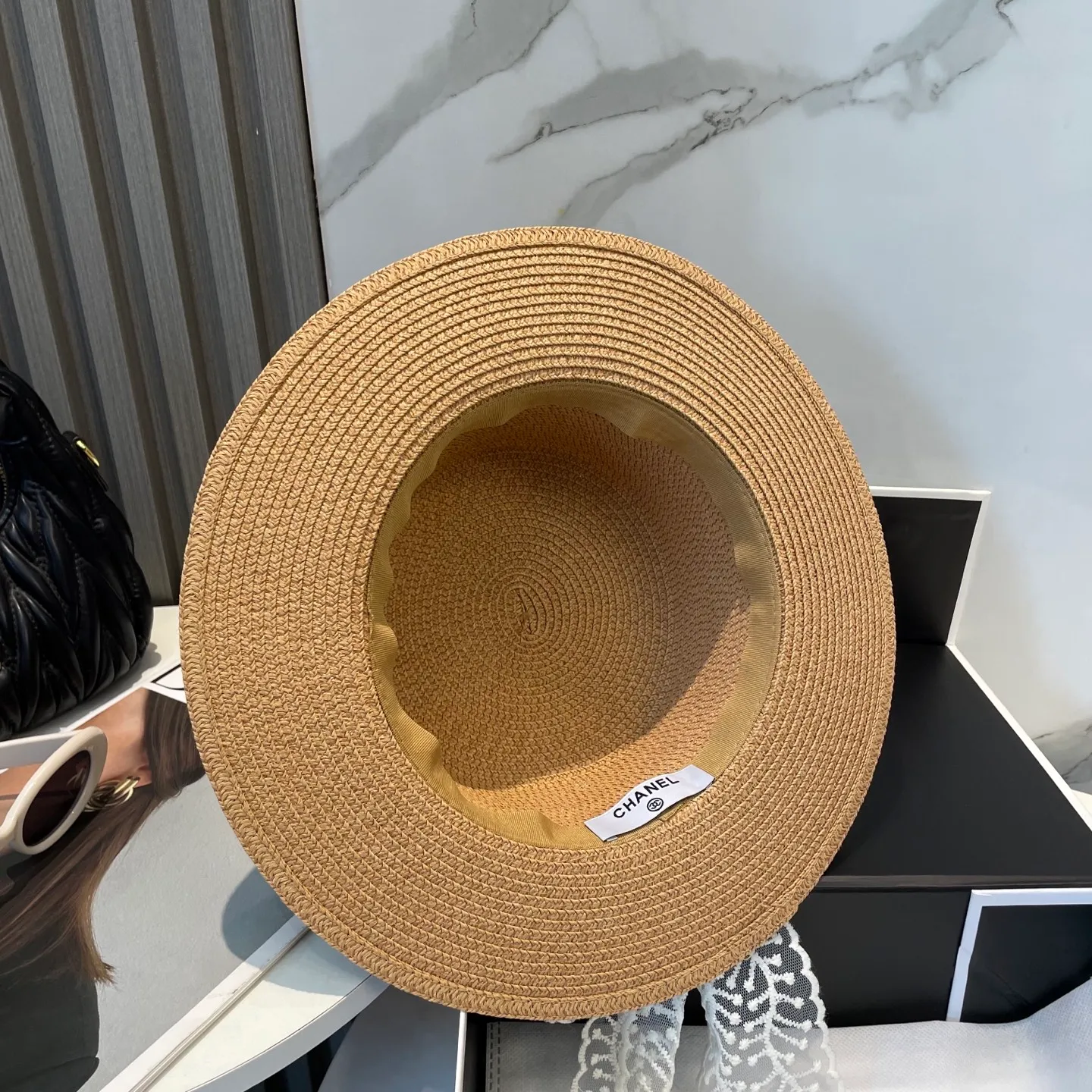 P60 CHANEL2025 new straw hat, advanced customization, celebrity style, attention to detail, sun protection and UV protection in summer, a must-have for travel, versatile and good-looking