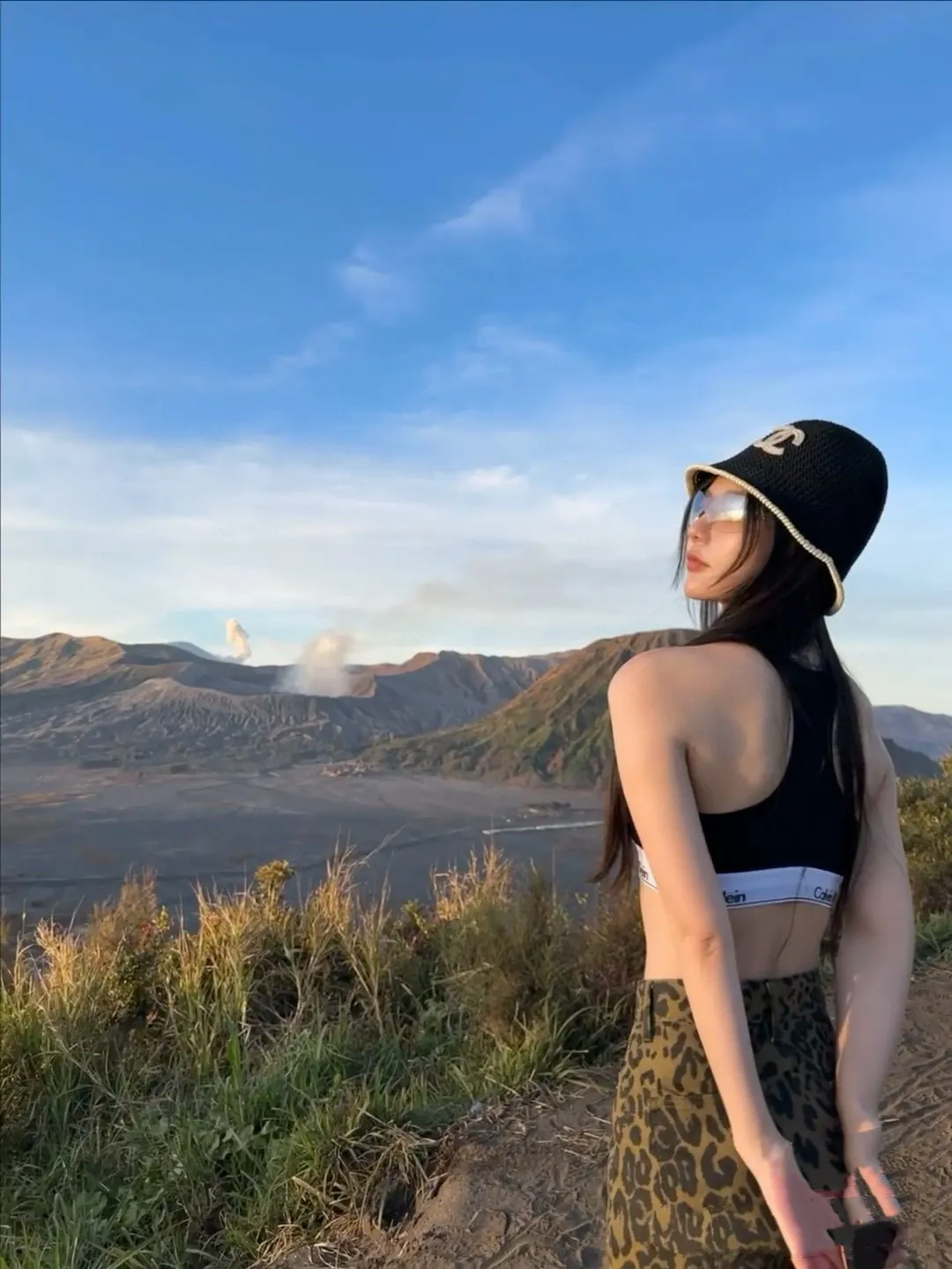 P60 is hot🔥The fashionable little item on the whole network is here, the Chanel 25c bucket hat is here, the versatile color + lambskin logo is really high-quality, and the key point is that it looks super good when worn. It is super small in appearance, French style for celebrities, can be worn in all seasons👍👍👍It can be folded and stored