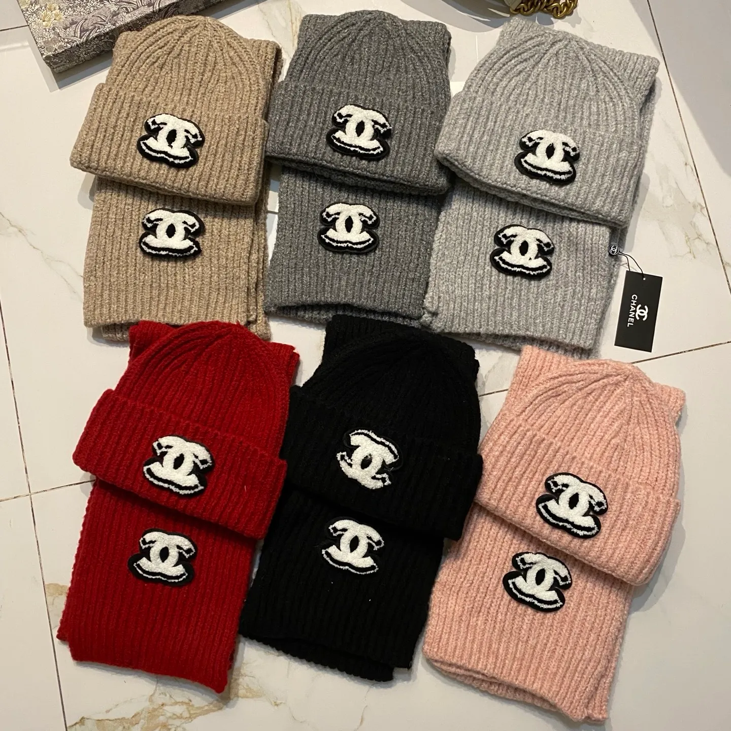 Chanel Chanel suit wool knitted hat + scarf