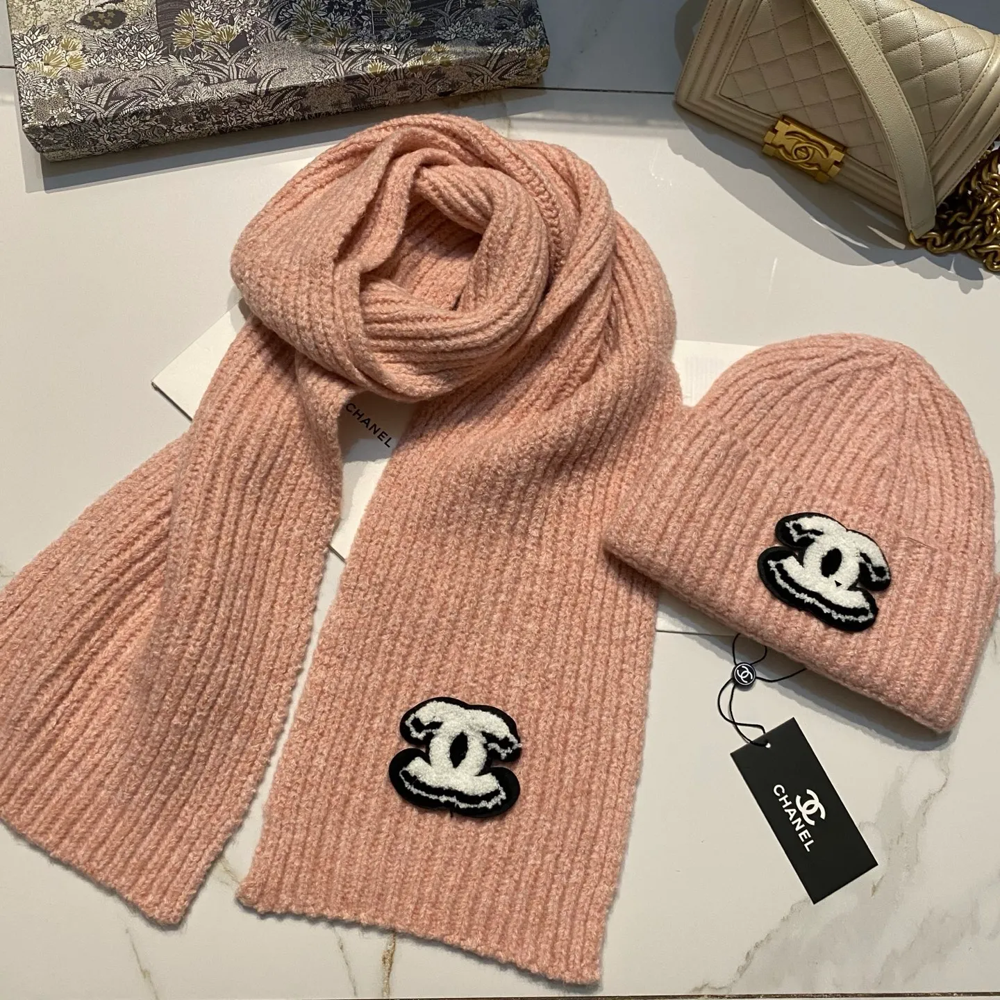 Chanel Chanel suit wool knitted hat + scarf