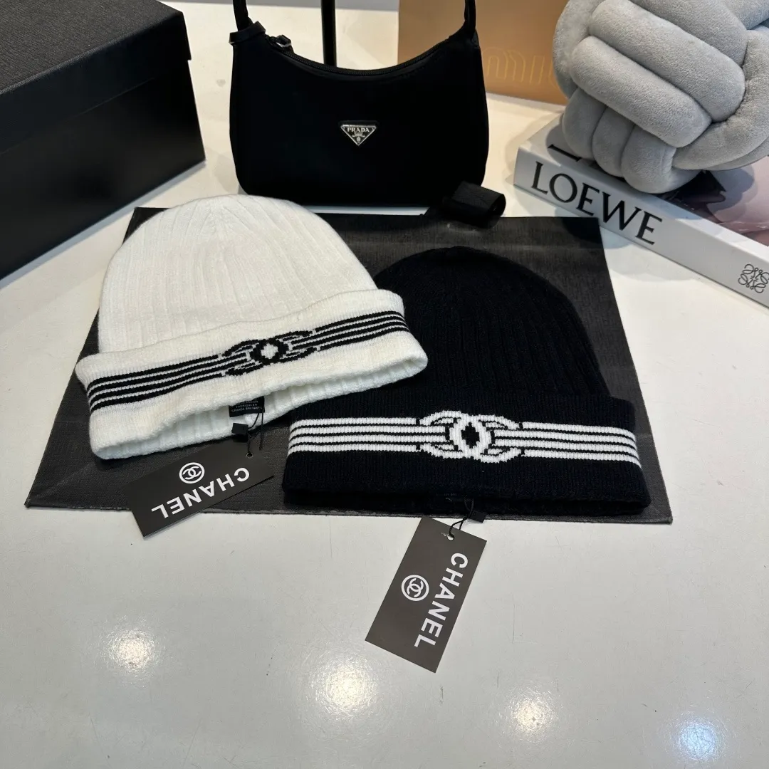 P70 Chanel official website quality Chanel autumn and winter woolen hat recommended by Internet celebrity fashion bloggers, Xiaohongshu's popular style, super soft and comfortable knitted hat with excellent elasticity!