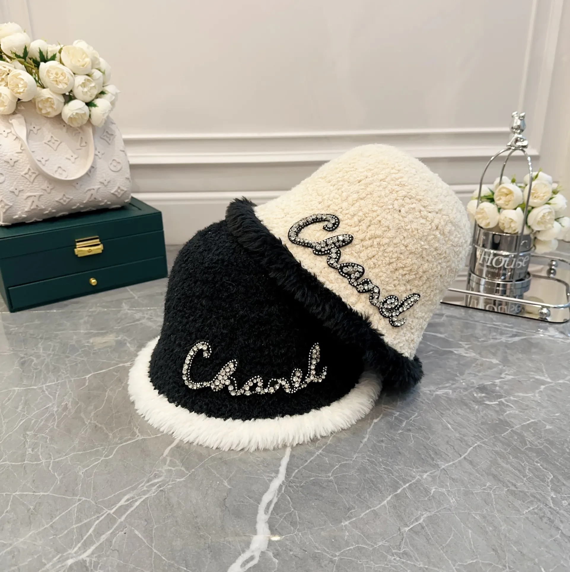 p60 Chanel Chanel autumn and winter fur-edged bucket hat, sherpa bucket hat, versatile and fashionable
