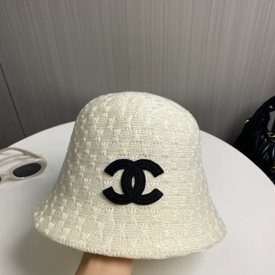 P50 with dust bag [Chanel Chanel] 2024 autumn and winter new style small fragrance bucket hat bucket hat ~ simple and elegant, popular online style