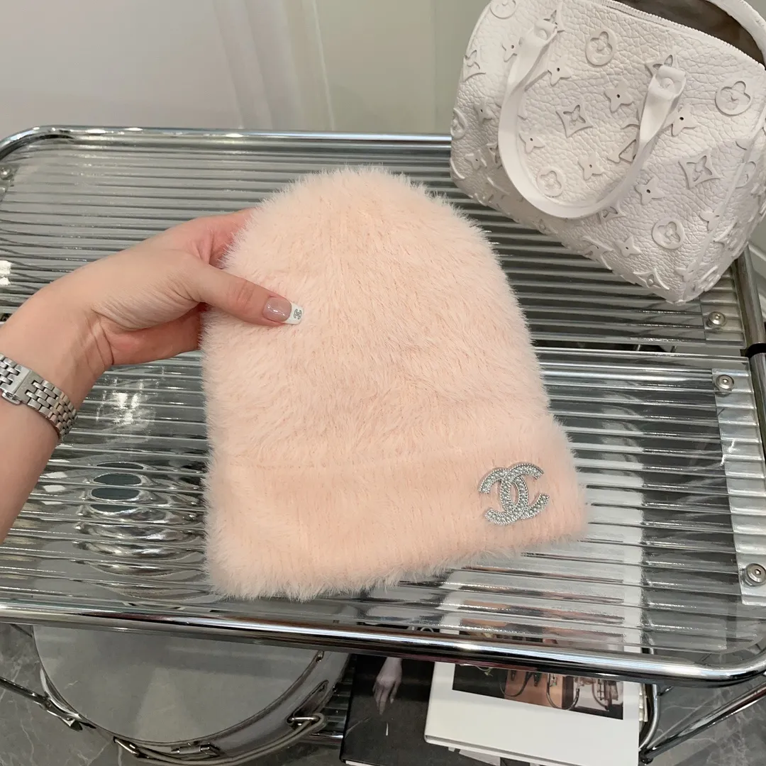 P56 CHANEL Chanel autumn and winter waterproof mink knitted cold hat Fairy gentle and sweet knitted wool hat Fried chicken soft and smooth fabric, great elasticity, super beautiful